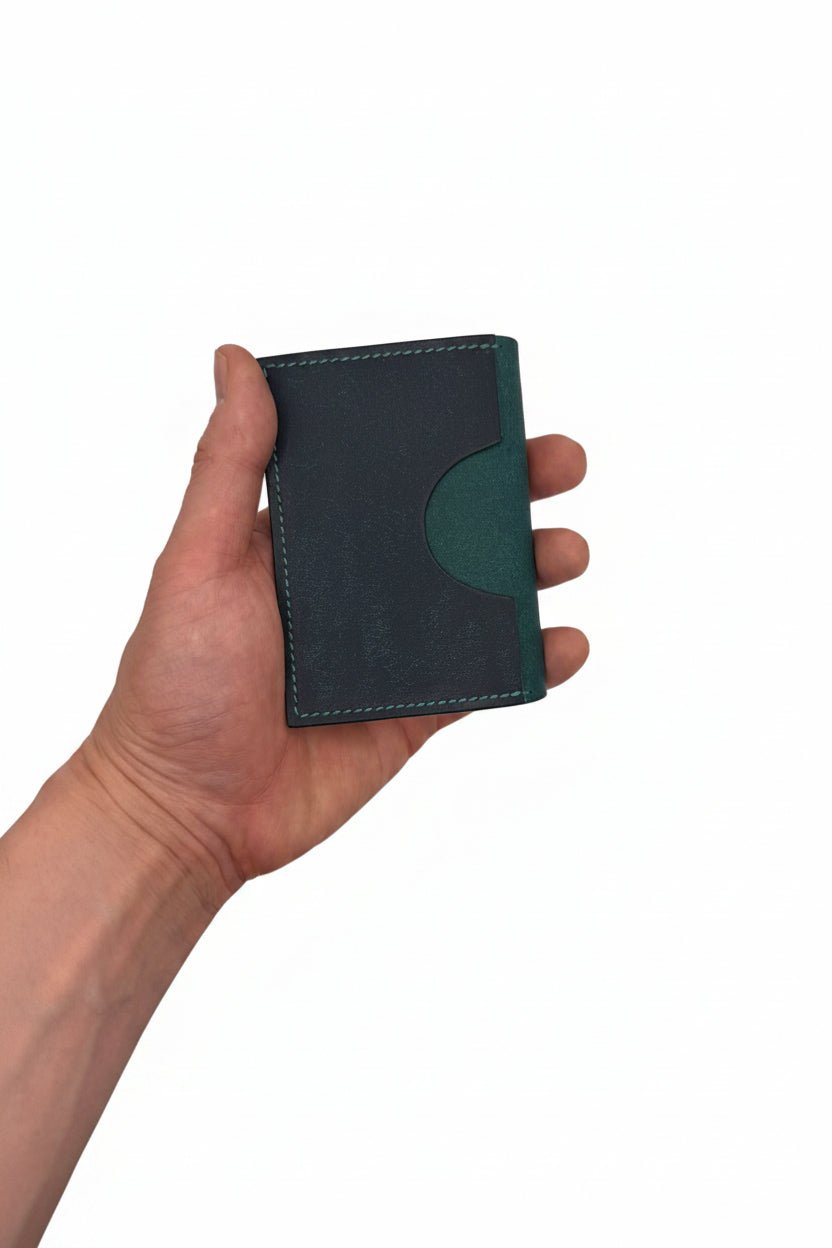The Fold: Compact Leather Bifold Wallet - Atelier Evighet - Wallet